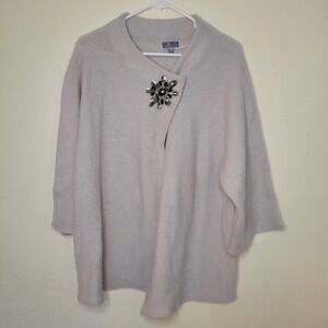 100% Wool JM Collection Poncho Jacket Size Medium Cream With Rhinestone Broch